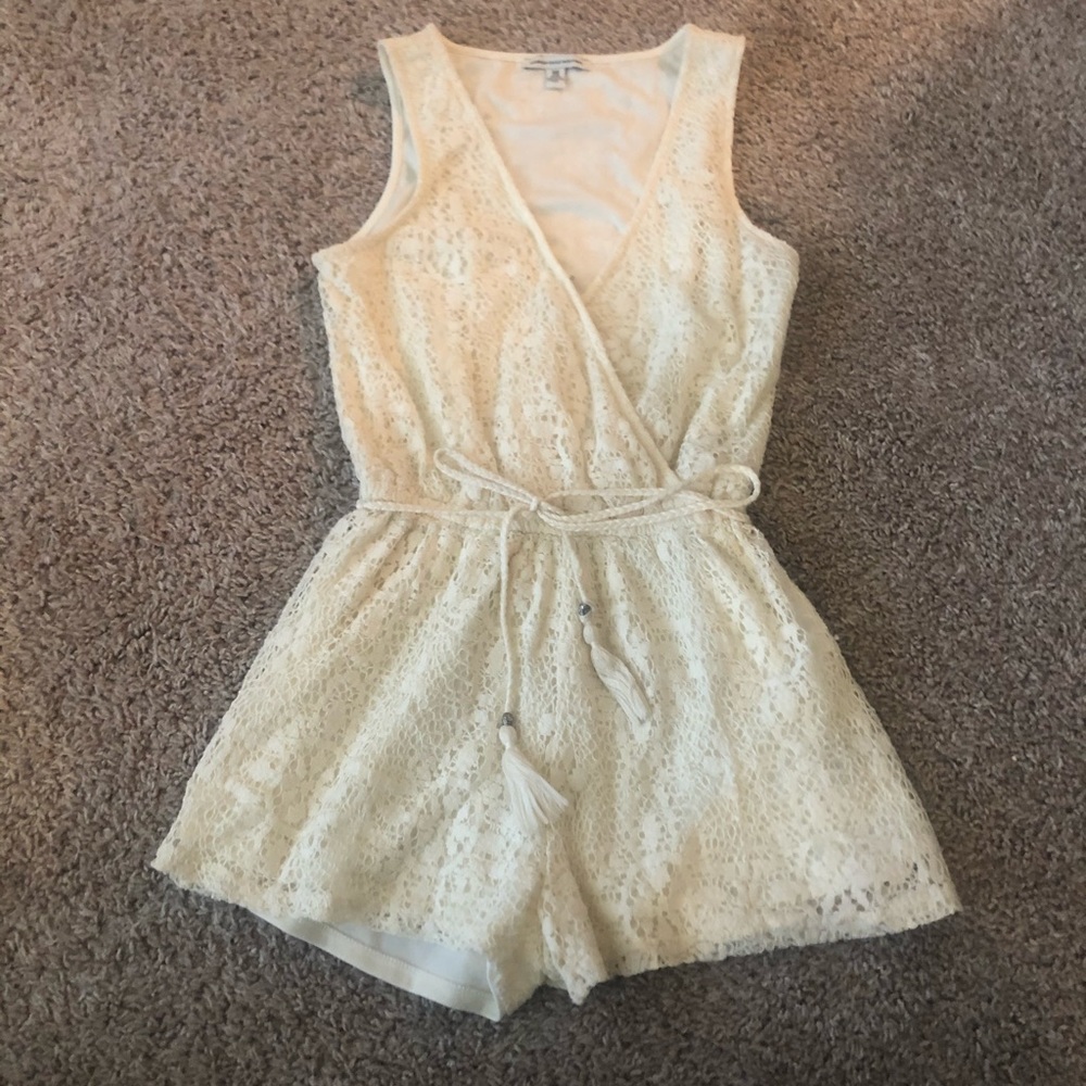 American Eagle cream lace romper